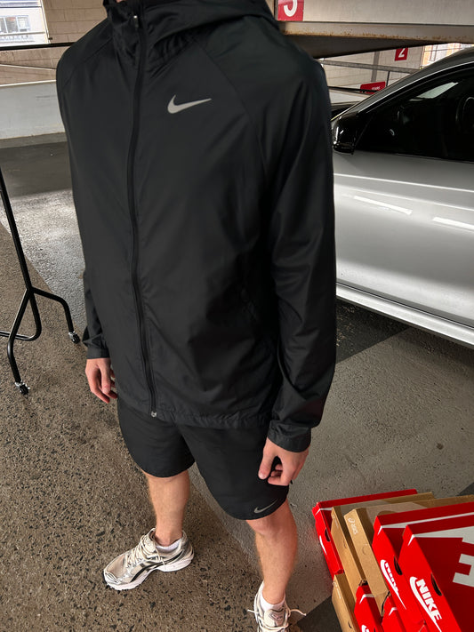 Nike Essential Windrunner Black