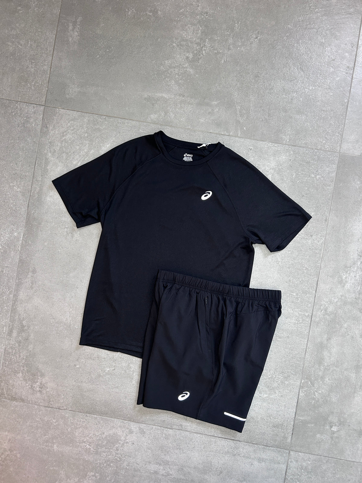 ASICS Core Black Set