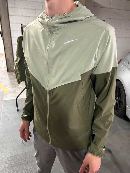 Nike UV Windrunner Repel Jacket Green