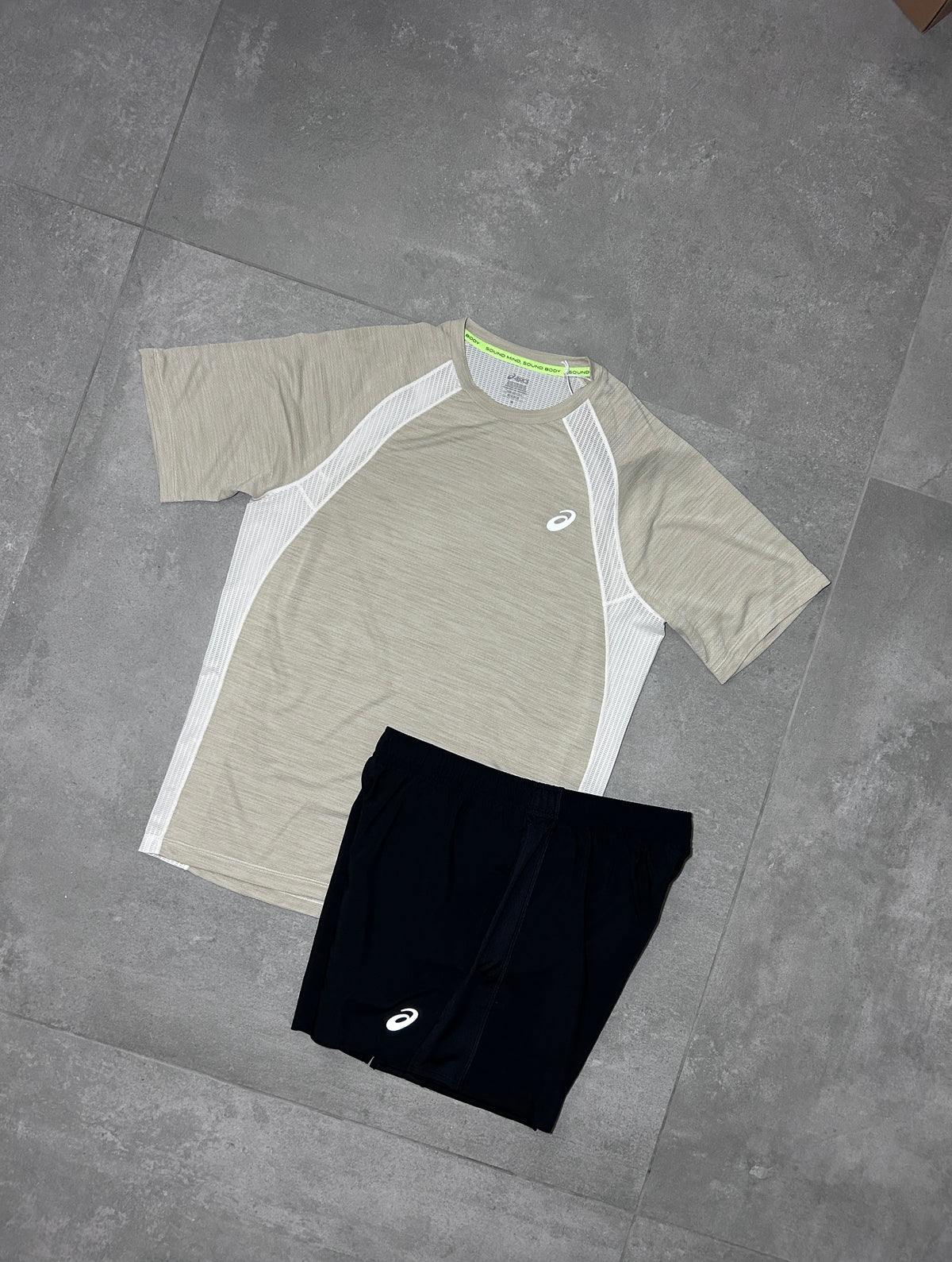 ASICS ROAD T-SHIRT/SHORTS SET CREAM/BLACK