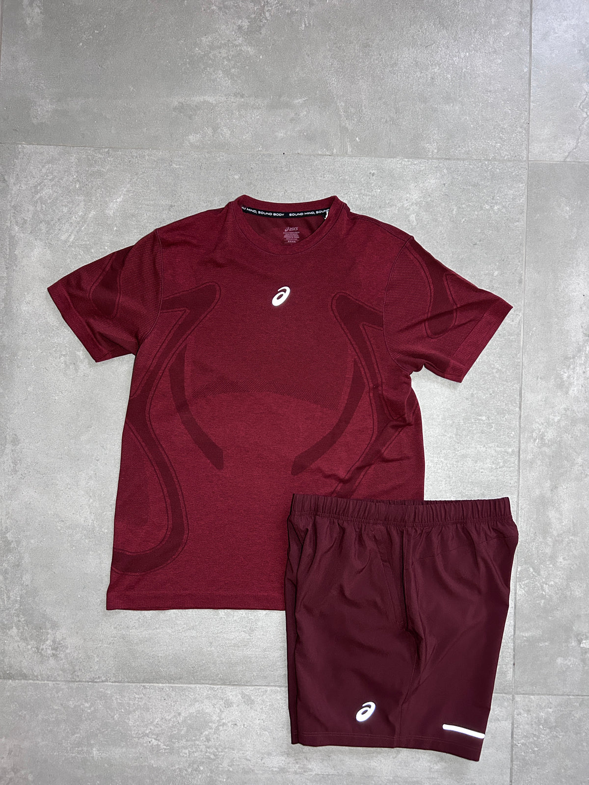 ASICS Seamless Burgundy Set