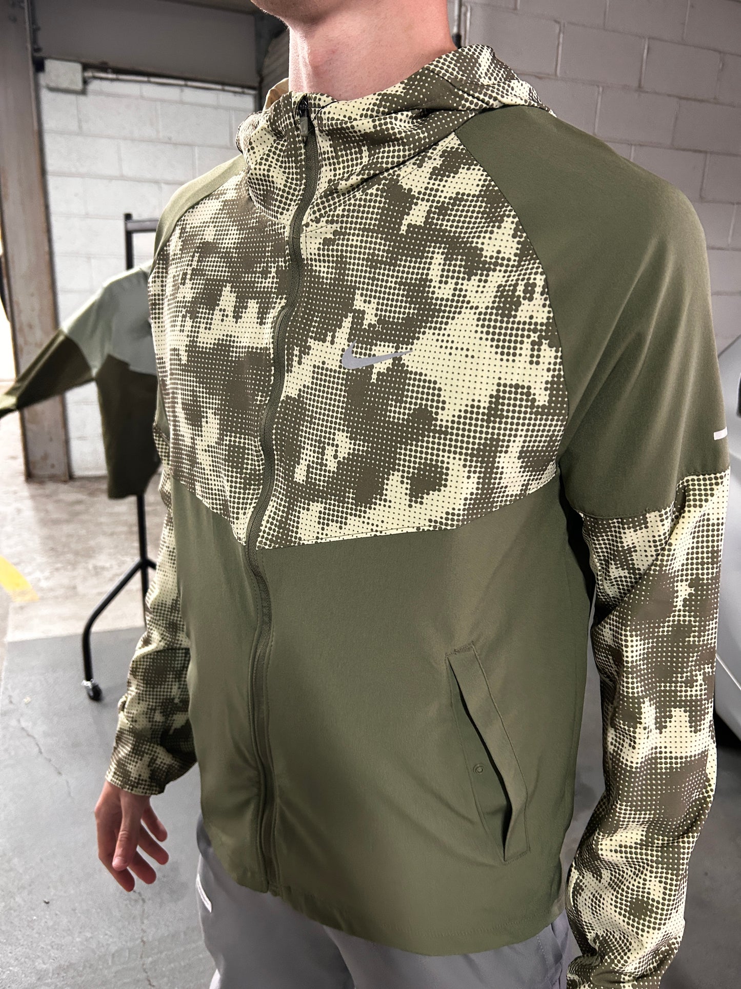 Nike Windrunner Camo Green
