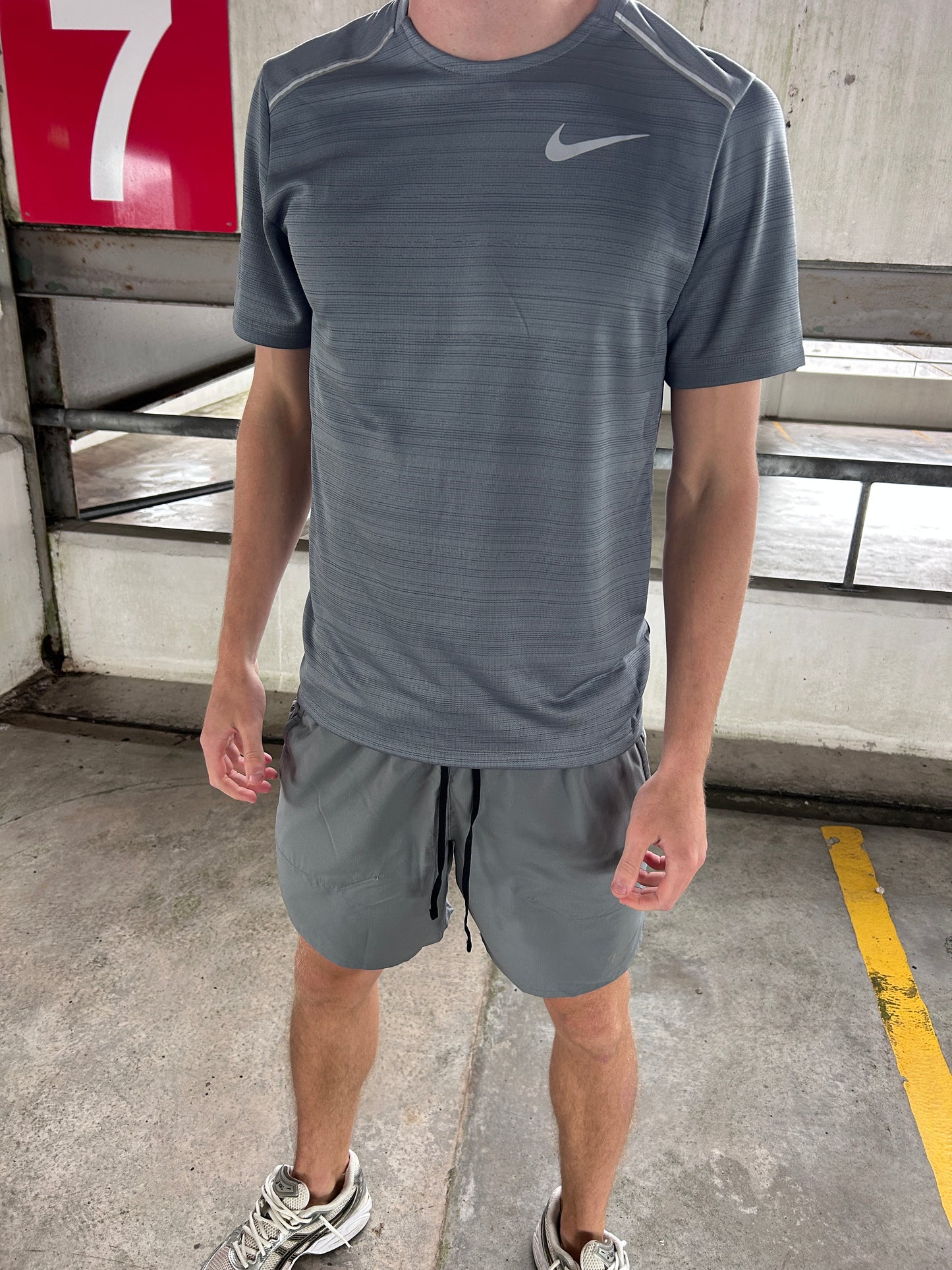 Nike Miler + Flex Stride Set Smoke Grey