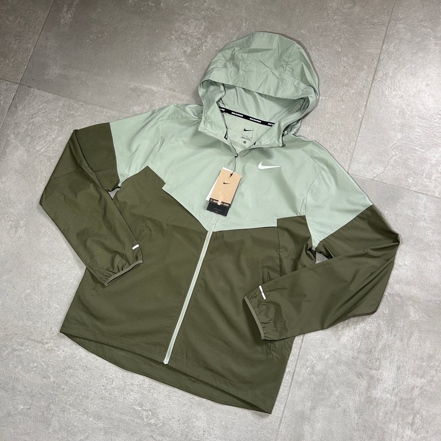 Nike UV Windrunner Repel Jacket Green